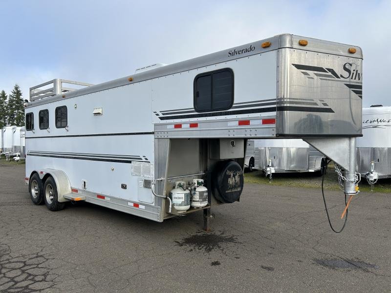 2002 Silverado 3 horse weekender trailer for sale