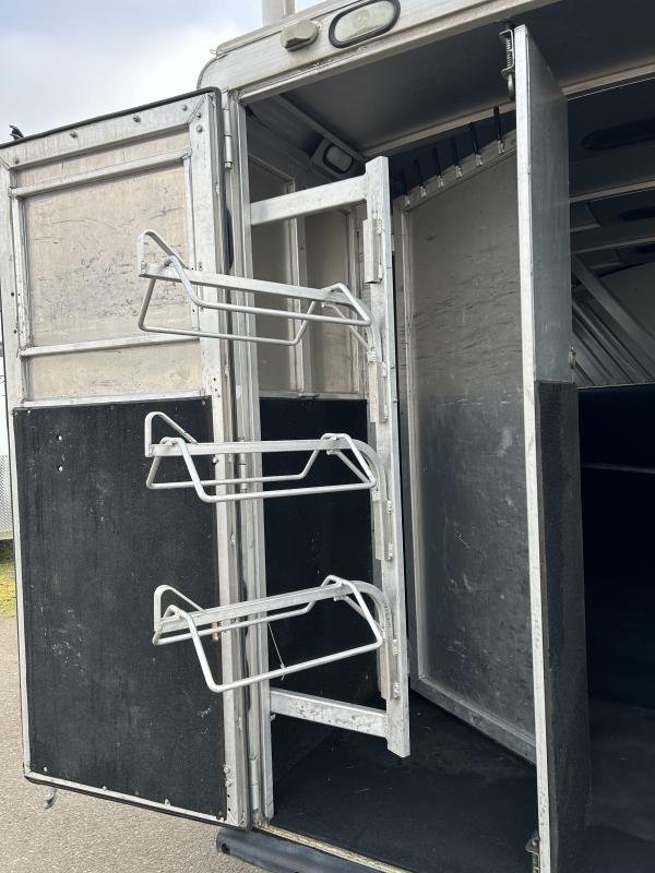 2002 Silverado 3h GN All Aluminum Weekender - Image 10