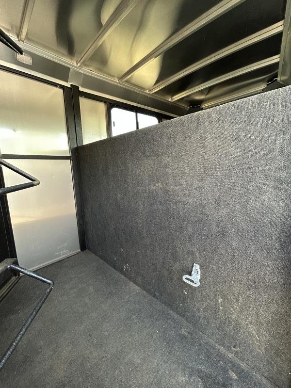 2022 Logan Coach Crossfire 3 Horse Gooseneck For Sale - Image 2