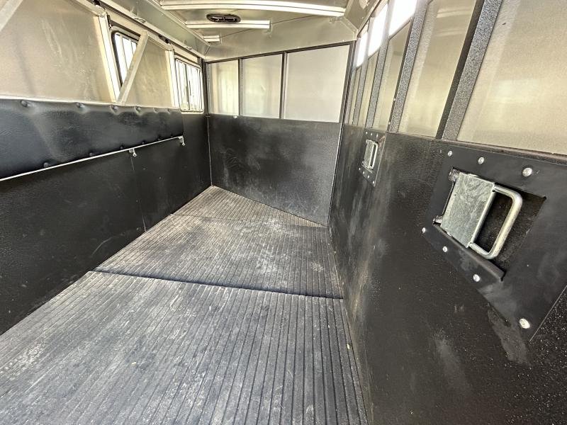 2022 Logan Coach Crossfire 3 Horse Gooseneck For Sale - Image 6