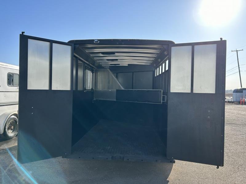 2022 Logan Coach Crossfire 3 Horse Gooseneck For Sale - Image 9