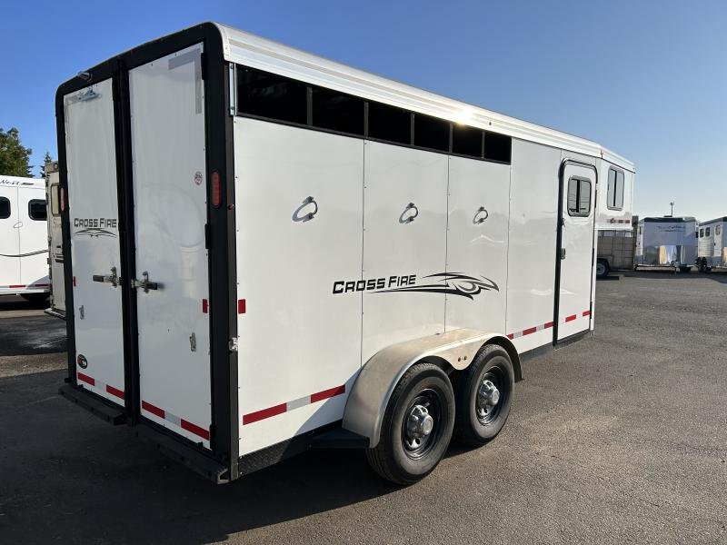 2022 Logan Coach Crossfire 3 Horse Gooseneck For Sale - Image 5