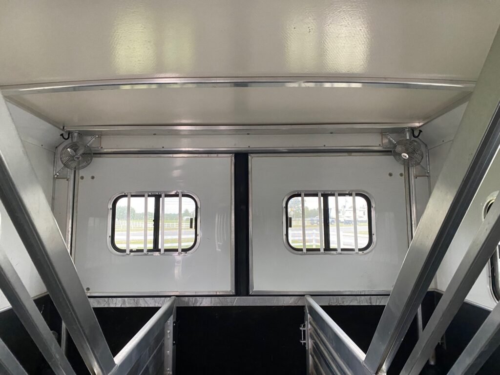 2023 Cimarron Norstar 6 Horse Head-to-Head Trailer - Image 14