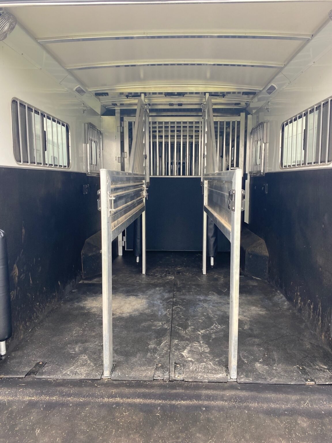 2023 Cimarron Norstar 6 Horse Head-to-Head Trailer - Image 16