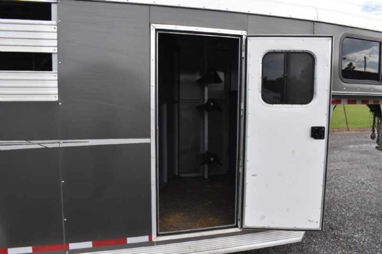 2018 Adam 7304GN 3 Horse Trailer for Sale - Image 11