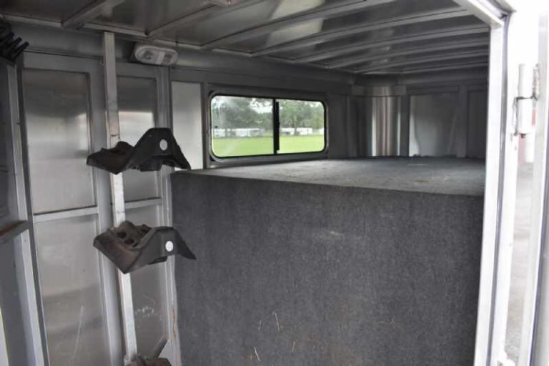 2018 Adam 7304GN 3 Horse Trailer for Sale - Image 12