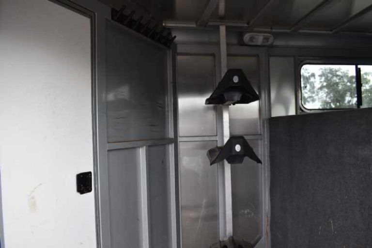2018 Adam 7304GN 3 Horse Trailer for Sale - Image 13