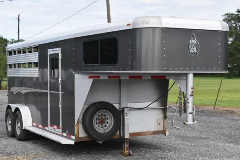 2018 Adam 7304GN 3 Horse Trailer for Sale - Image 4
