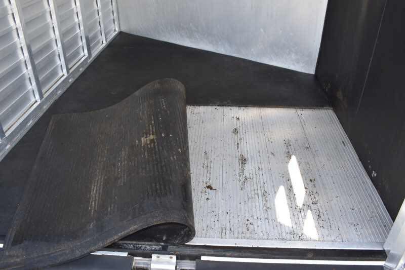 2014 Sundowner 2 Horse Gooseneck Trailer for Sale - Image 11