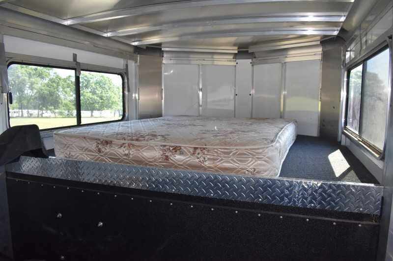 2014 Sundowner 2 Horse Gooseneck Trailer for Sale - Image 7
