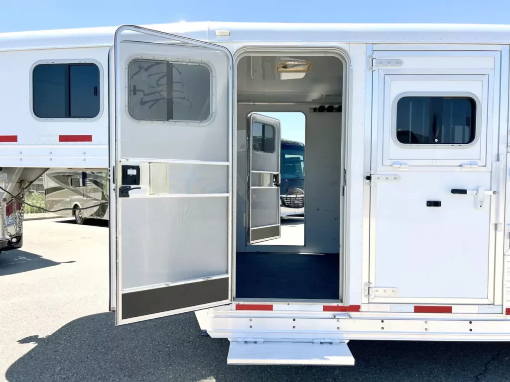 2015 Sooner 6 Horse Gooseneck for Sale - Image 3
