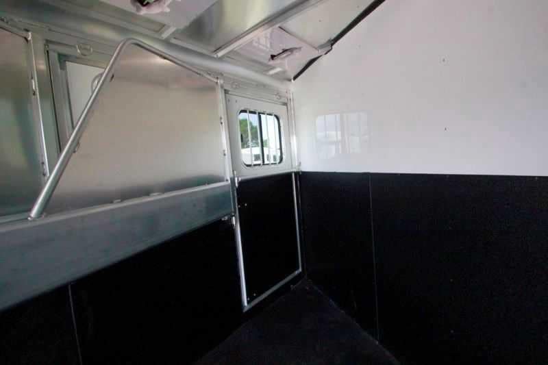 2016 Sundowner 3 Horse Gooseneck for Sale - Image 7