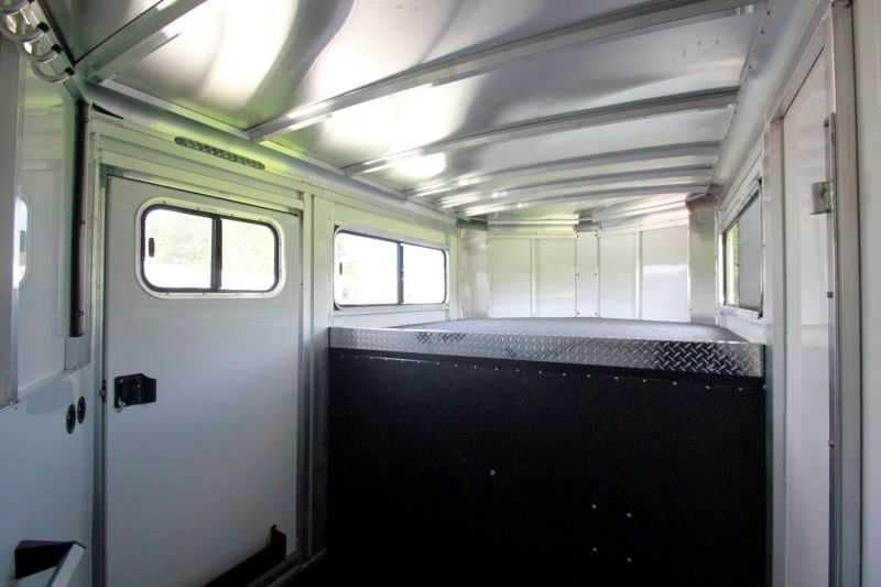 2016 Sundowner 3 Horse Gooseneck for Sale - Image 4