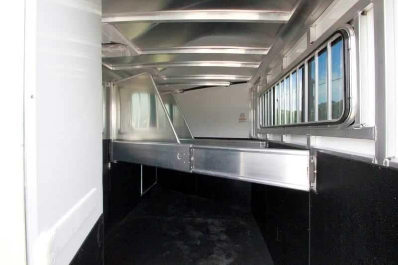 2016 Sundowner 3 Horse Gooseneck for Sale - Image 9