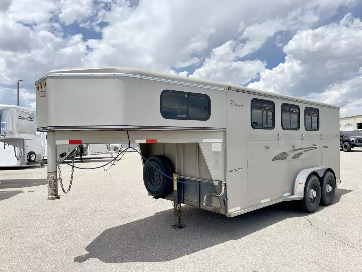 2001 Titan 3 Horse Gooseneck - Image 15