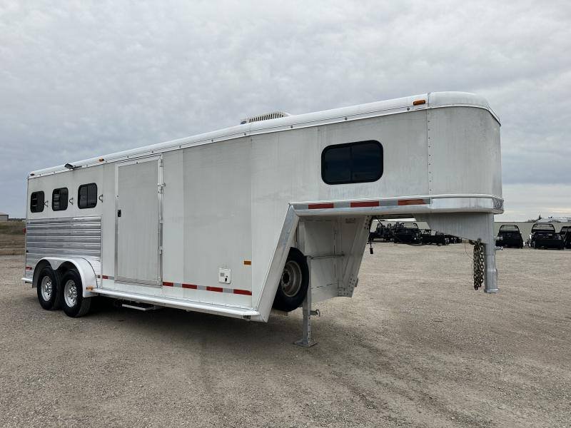 2004 Hart Trailers 3H GN Weekender Horse Trailer - Image 10