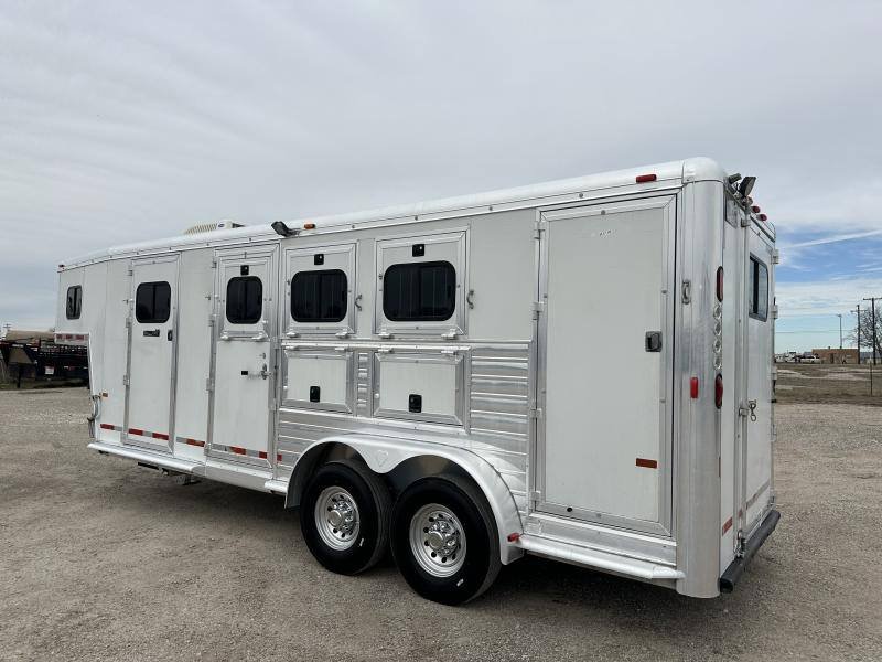 2004 Hart Trailers 3H GN Weekender Horse Trailer - Image 6