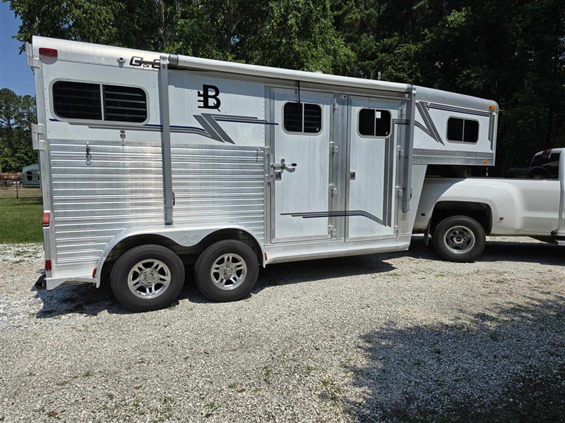 2000 C&C Gooseneck 2 horse trailer for sale
