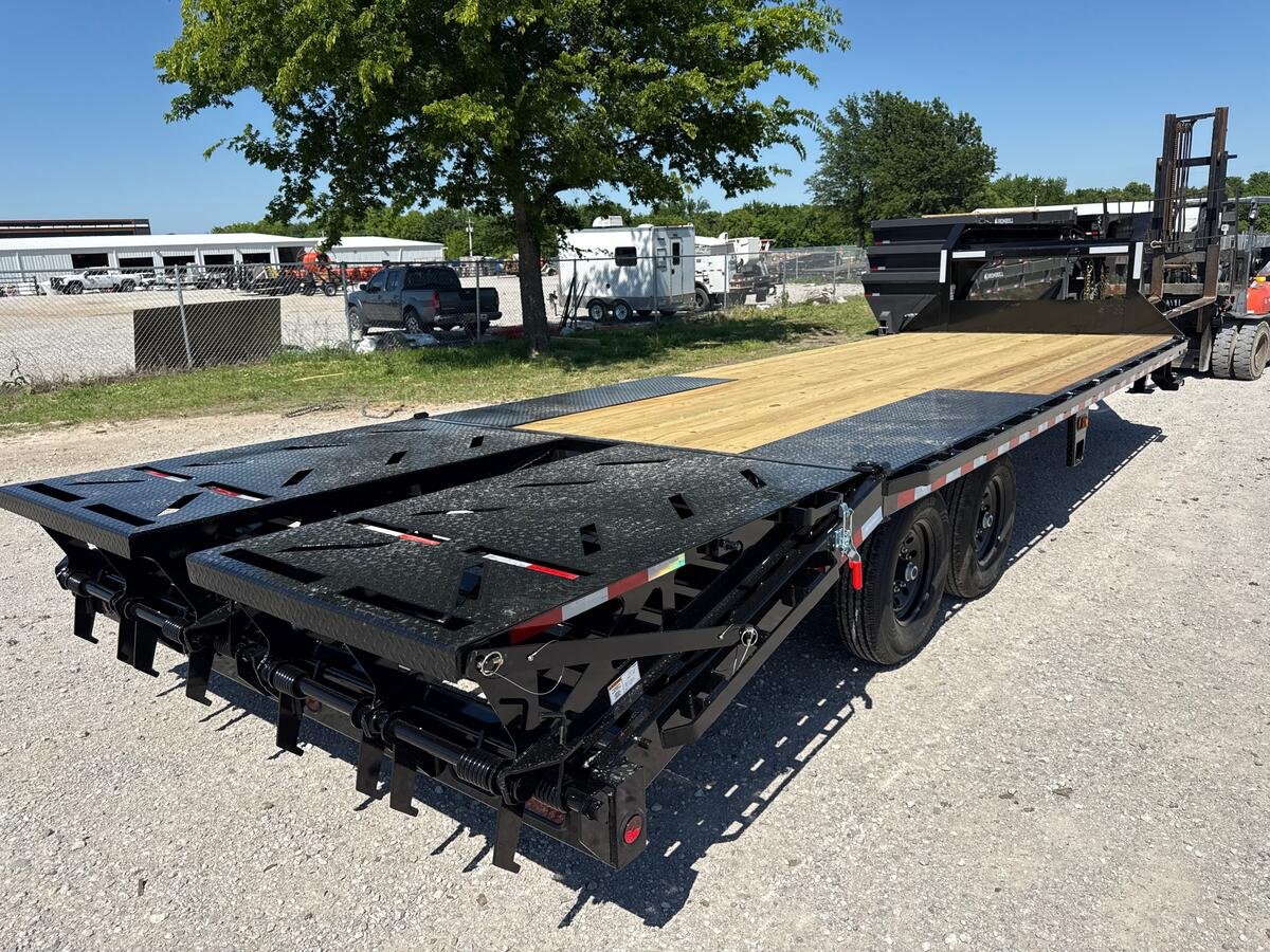 2026 IronBull FDG 8.5X25 Deckover Equipment Trailer - Image 5