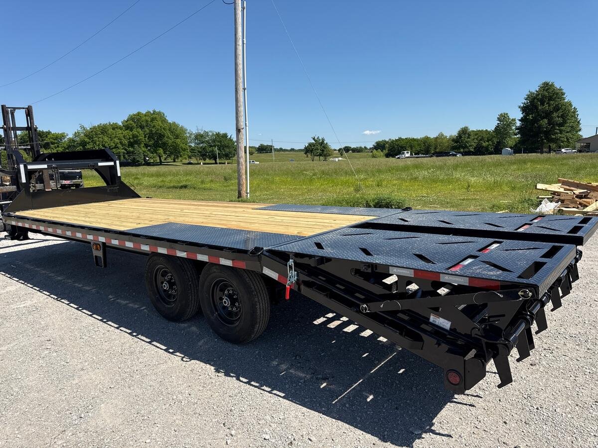 2026 IronBull FDG 8.5X25 Deckover Equipment Trailer - Image 7