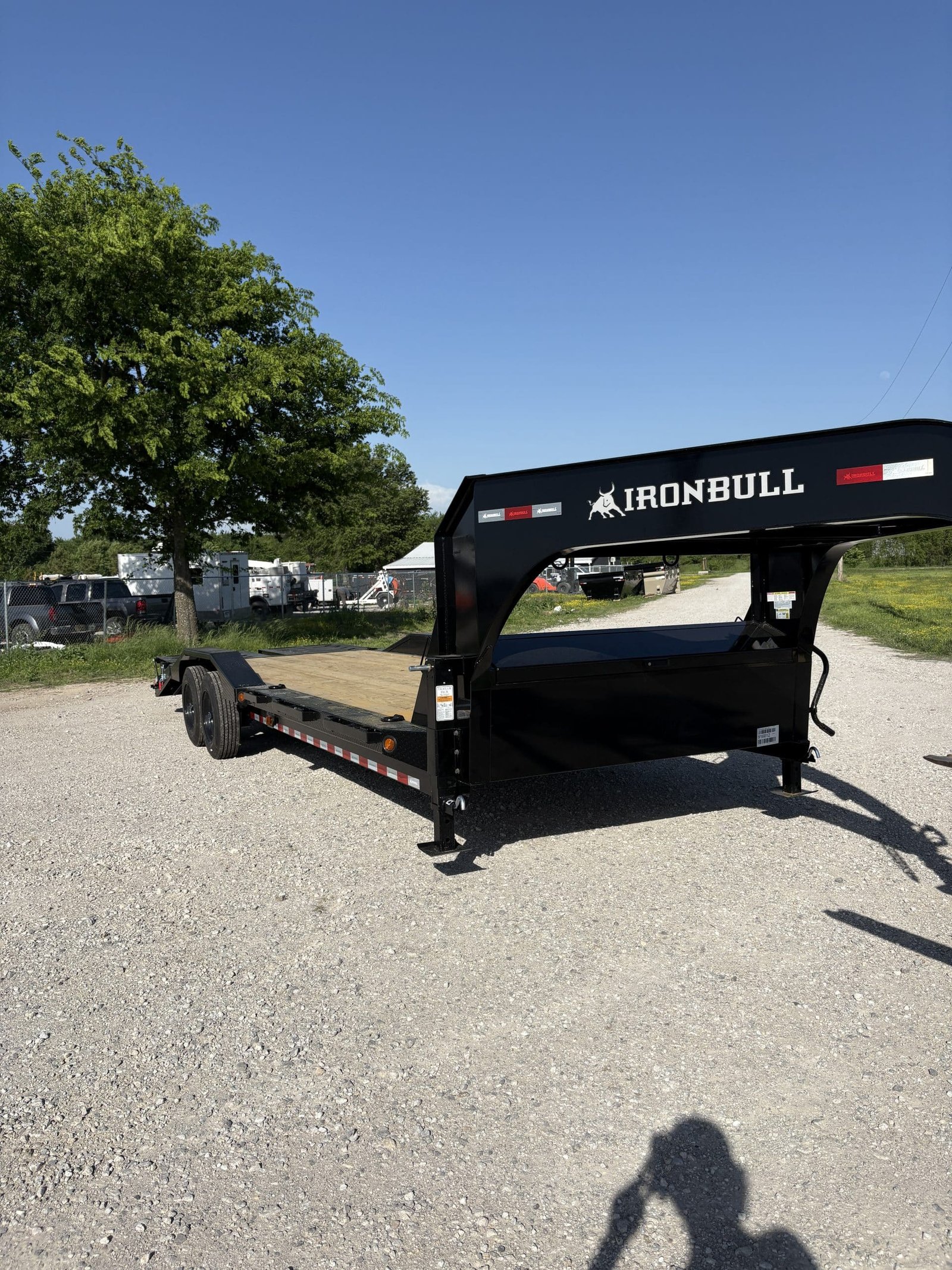 flatbed equipment trailer