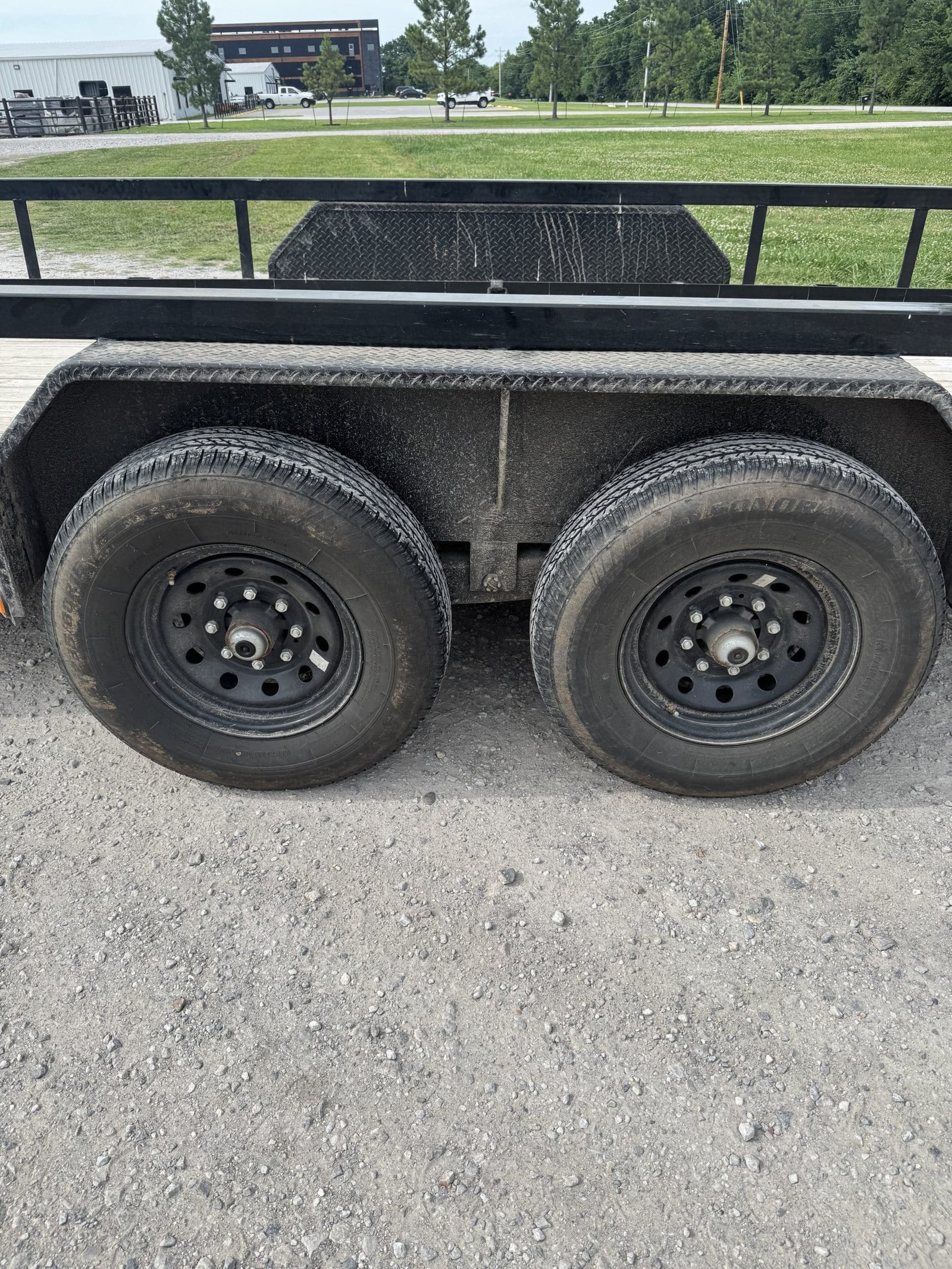2022 PJ 7×32 Gooseneck Pipe Top Trailer - Image 4