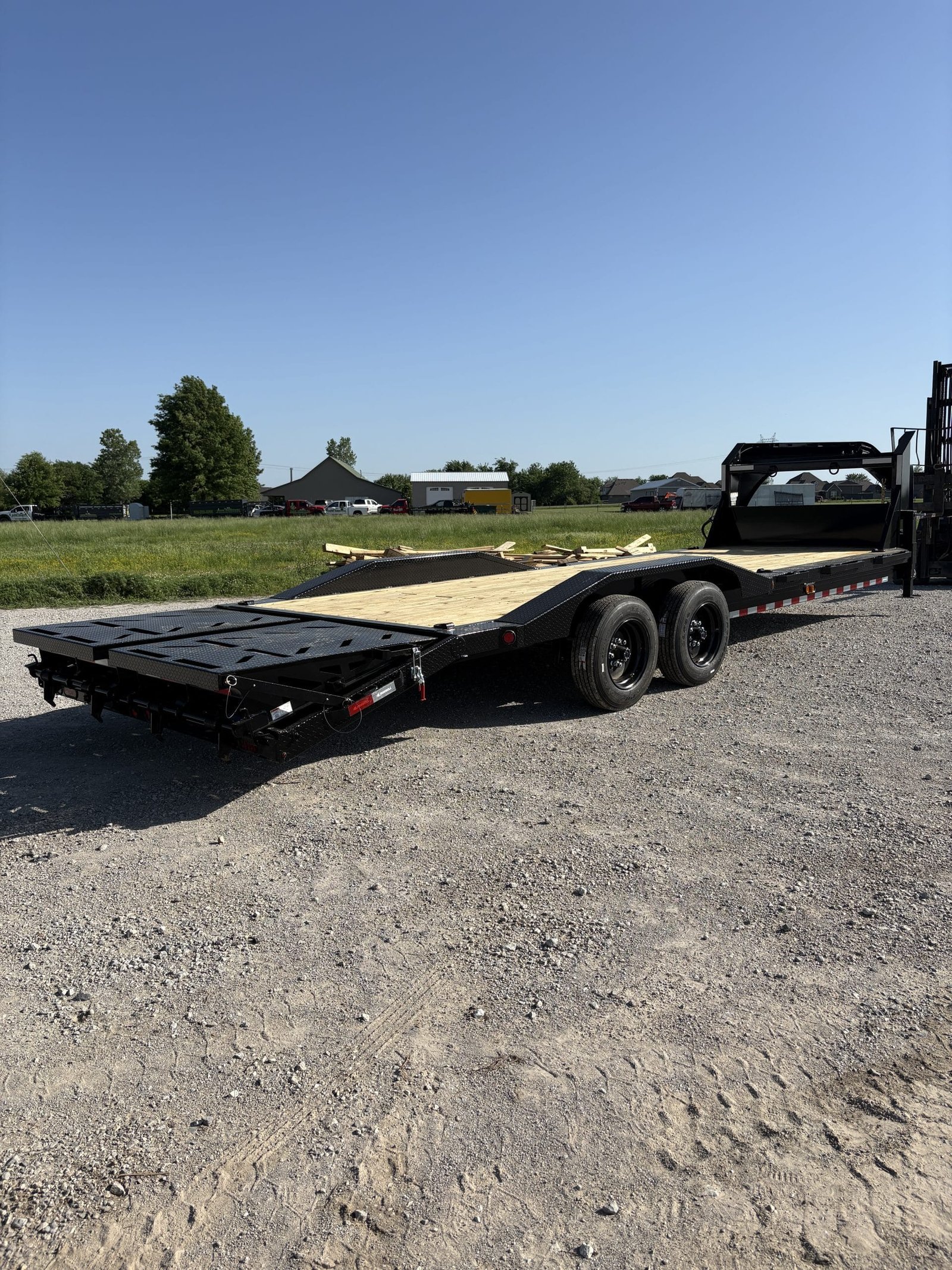 2026 IronBull ETG 8.5×26 Equipment Trailer - Image 2